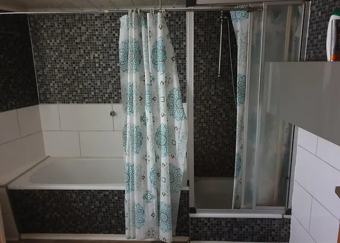 Haus Fuer Monteure Bei Nina בית נופש